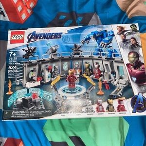 Iron man hall of armor lego